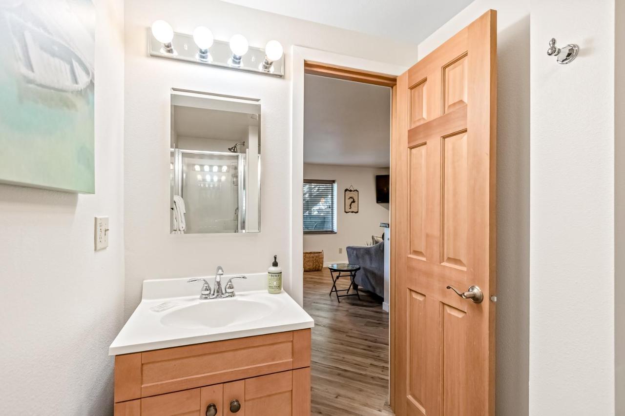 Driftwood Waterfront Gem Apartment Sandpoint Exterior photo